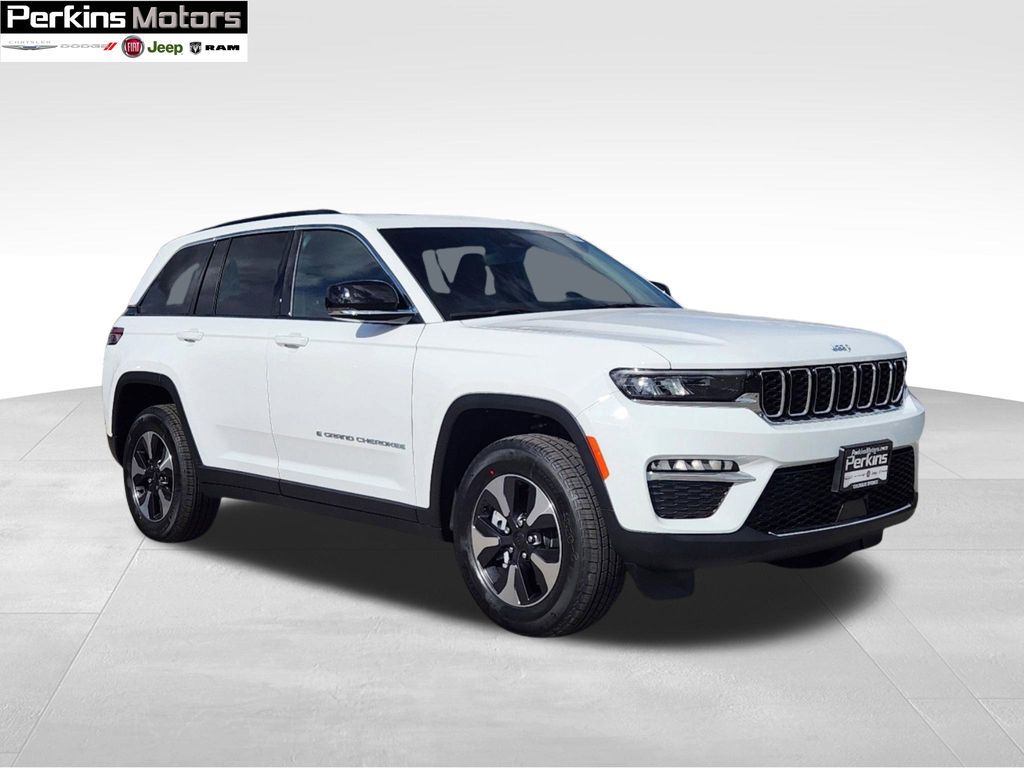 new 2025 Jeep Grand Cherokee car, priced at $52,274