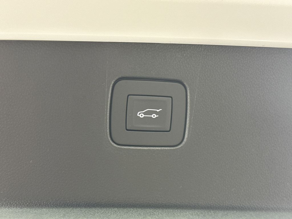 new 2025 Buick Envista car, priced at $30,095