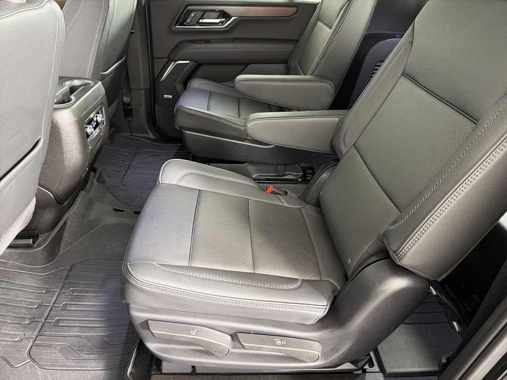 used 2025 GMC Yukon XL car, priced at $83,990