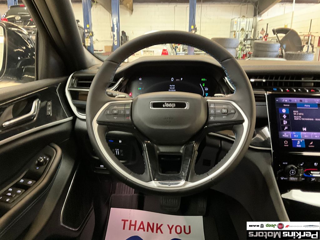 new 2025 Jeep Grand Cherokee car, priced at $60,498