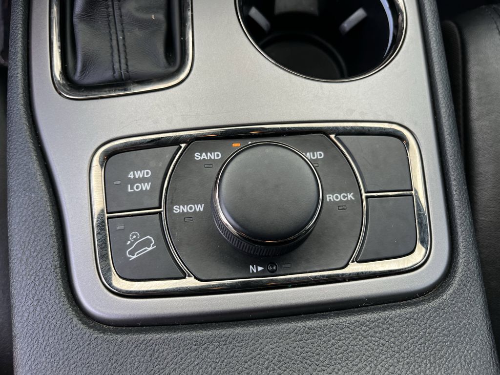 used 2020 Jeep Grand Cherokee car, priced at $25,792