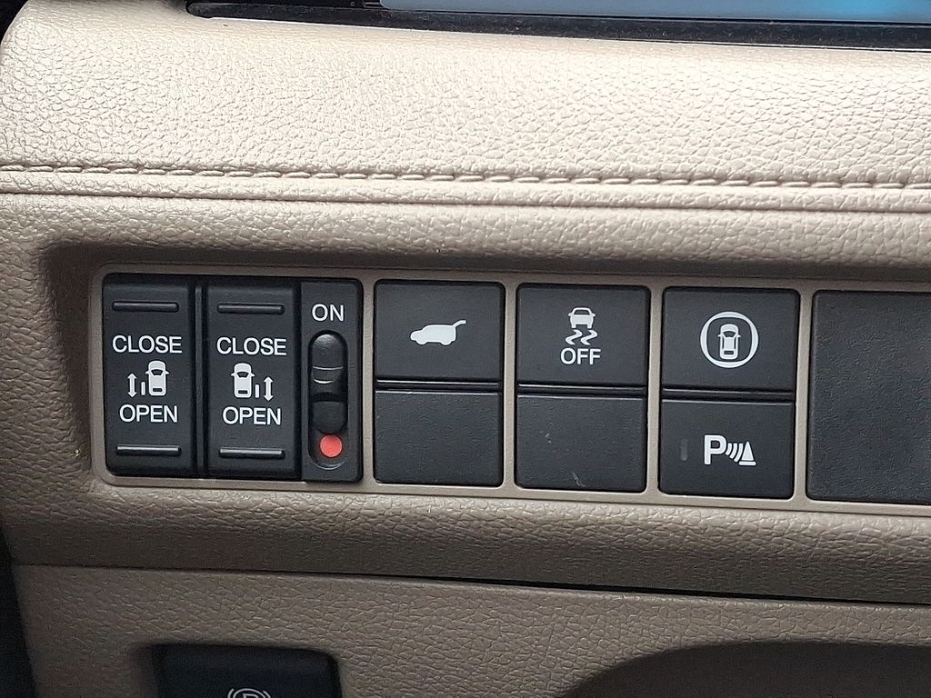 used 2024 Honda Odyssey car, priced at $40,995