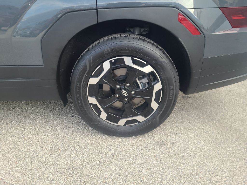 used 2025 Hyundai Santa Fe car, priced at $34,759