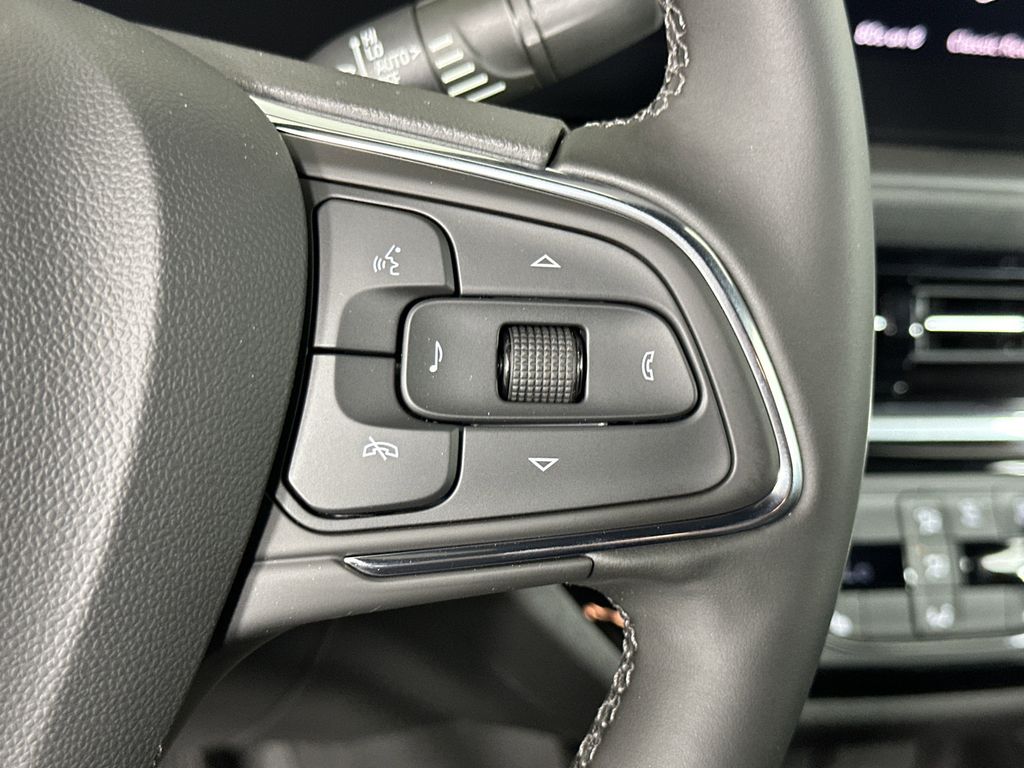 new 2025 Buick Envista car, priced at $29,869
