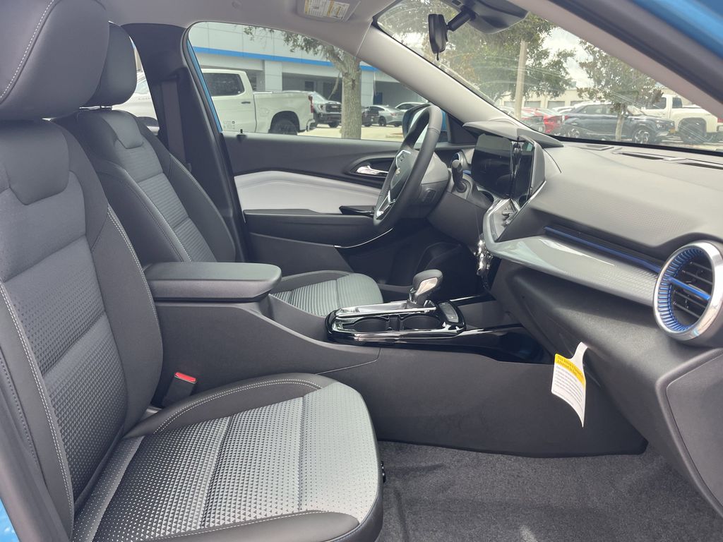 new 2025 Chevrolet Trax car, priced at $23,967