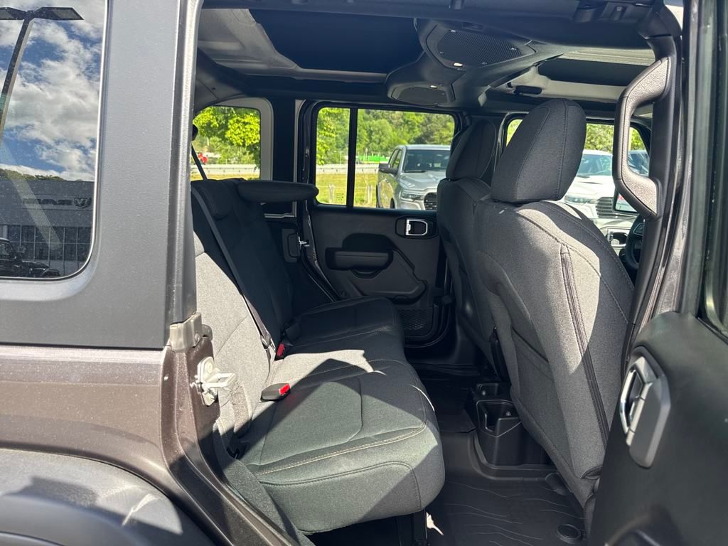 new 2025 Jeep Wrangler car, priced at $49,327