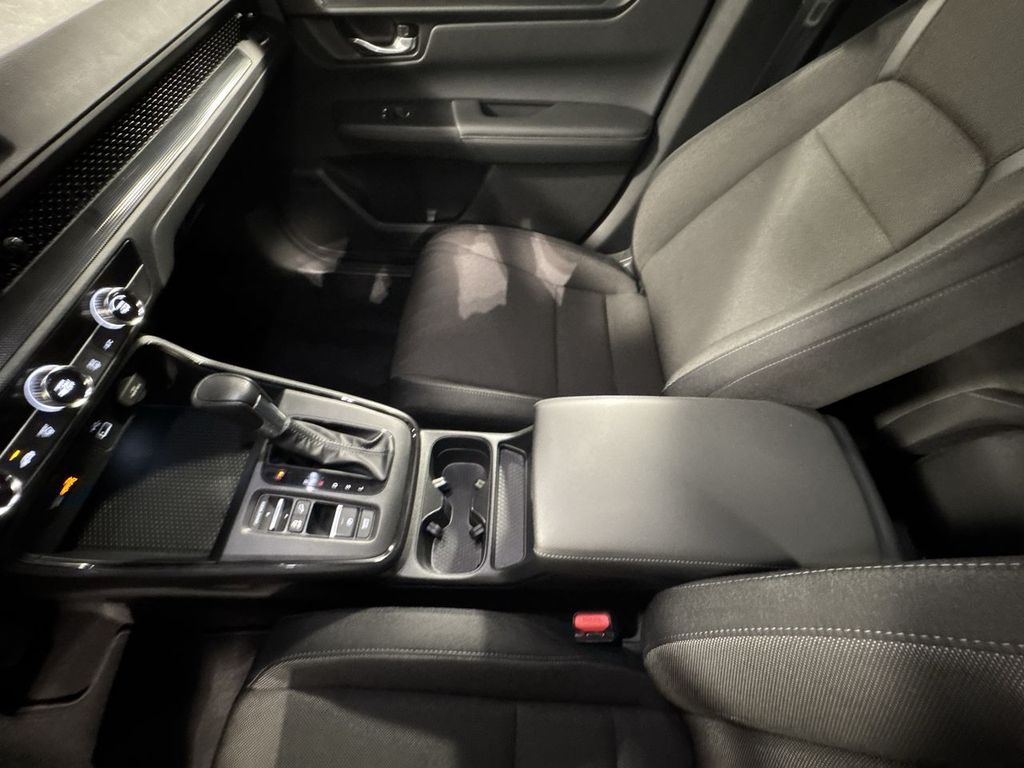 used 2025 Honda CR-V car, priced at $31,300