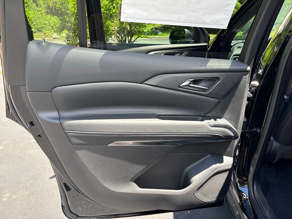new 2025 Chevrolet Traverse car, priced at $45,695