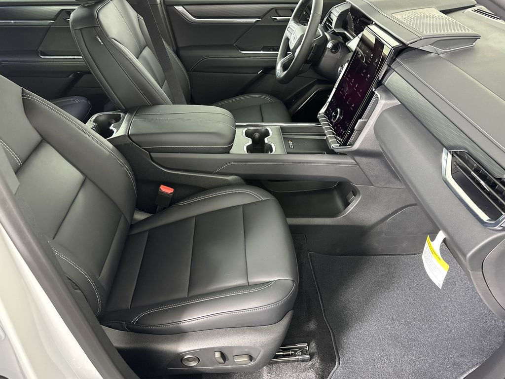 new 2025 GMC Acadia car, priced at $50,129