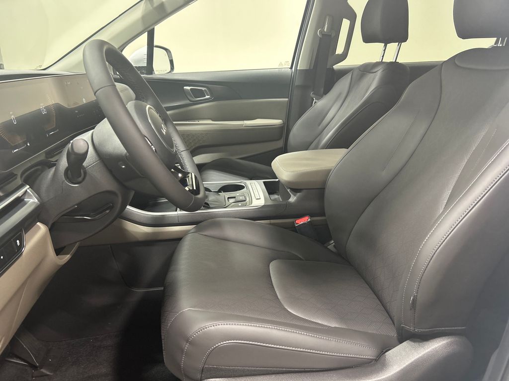 new 2025 Kia Carnival car, priced at $40,495