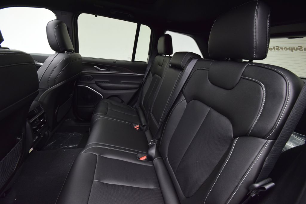 new 2025 Jeep Grand Cherokee car, priced at $55,829