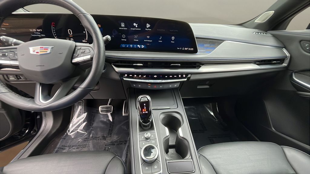 used 2024 Cadillac XT4 car, priced at $43,000