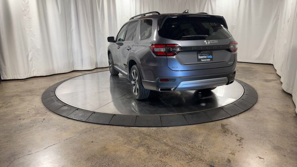 new 2025 Honda Pilot car, priced at $51,095