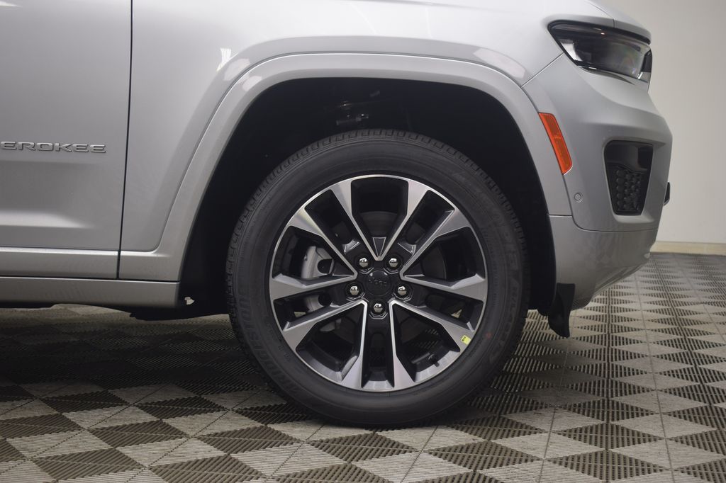 new 2025 Jeep Grand Cherokee L car, priced at $57,219