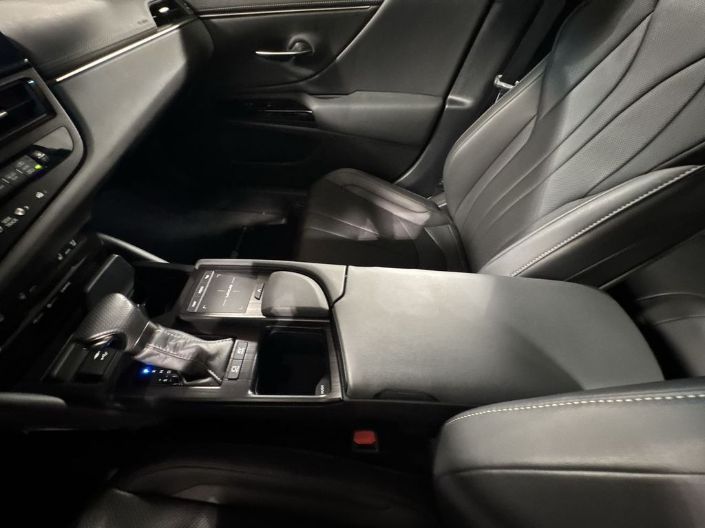 used 2022 Lexus ES car, priced at $37,992