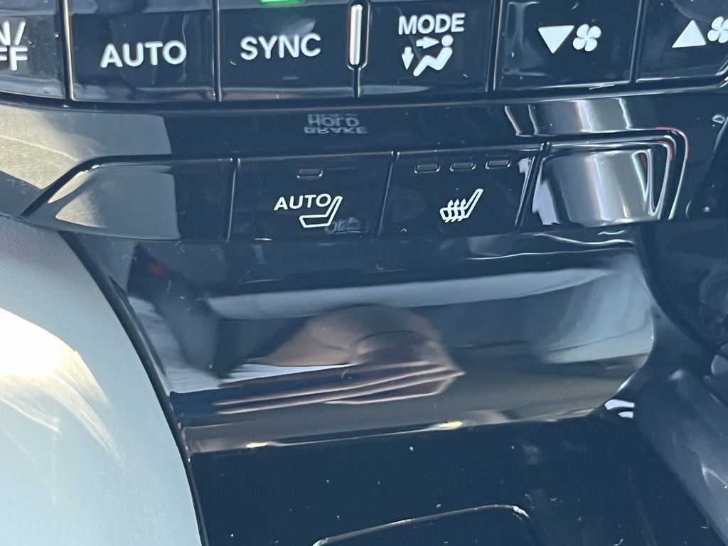 new 2025 Acura MDX car, priced at $60,150