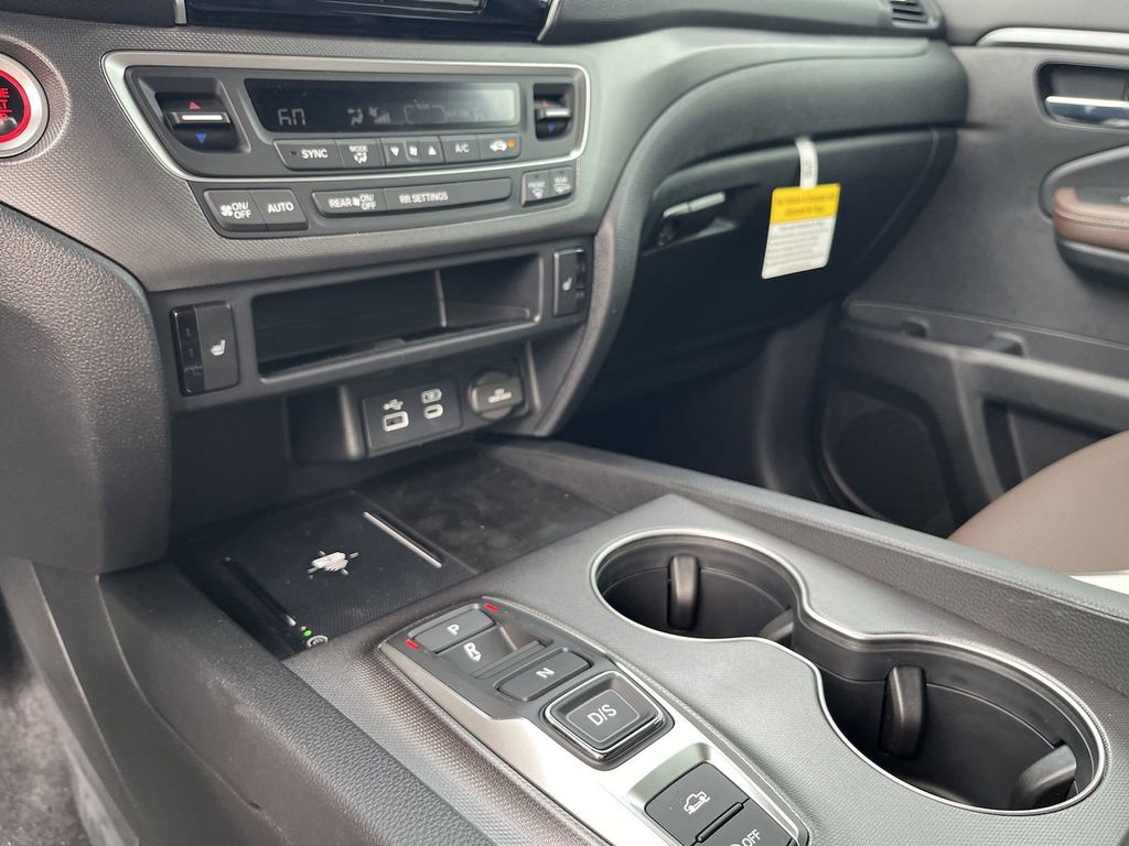 new 2025 Honda Ridgeline car, priced at $40,590