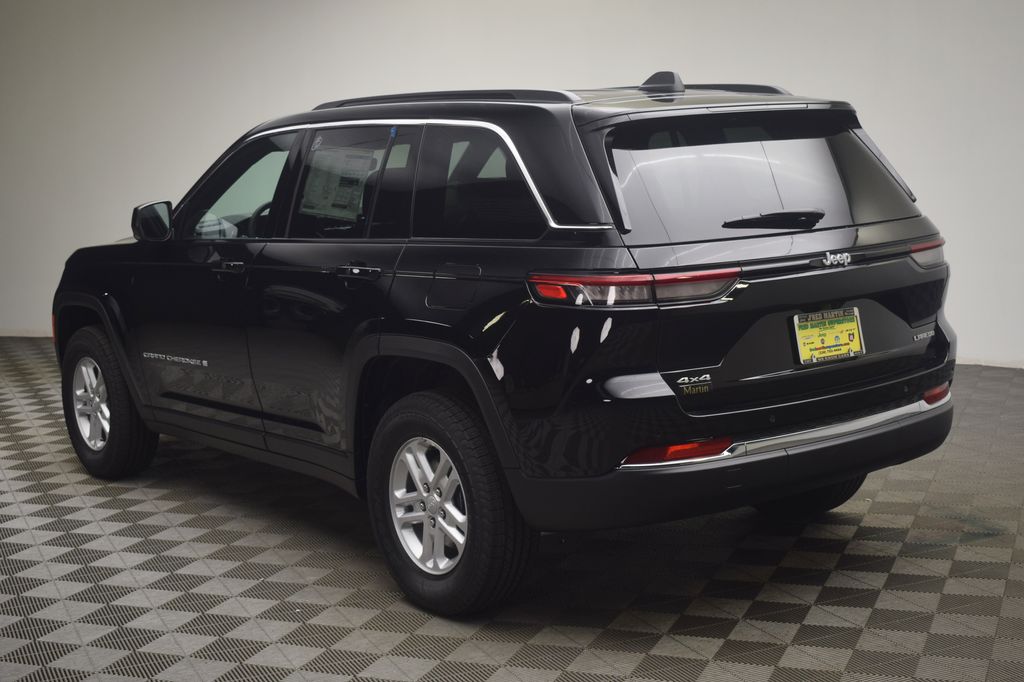 new 2025 Jeep Grand Cherokee car, priced at $40,067