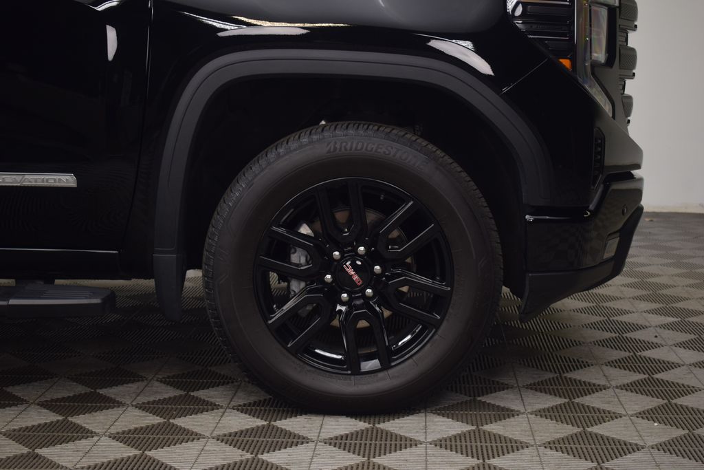 used 2024 GMC Sierra 1500 car, priced at $50,400