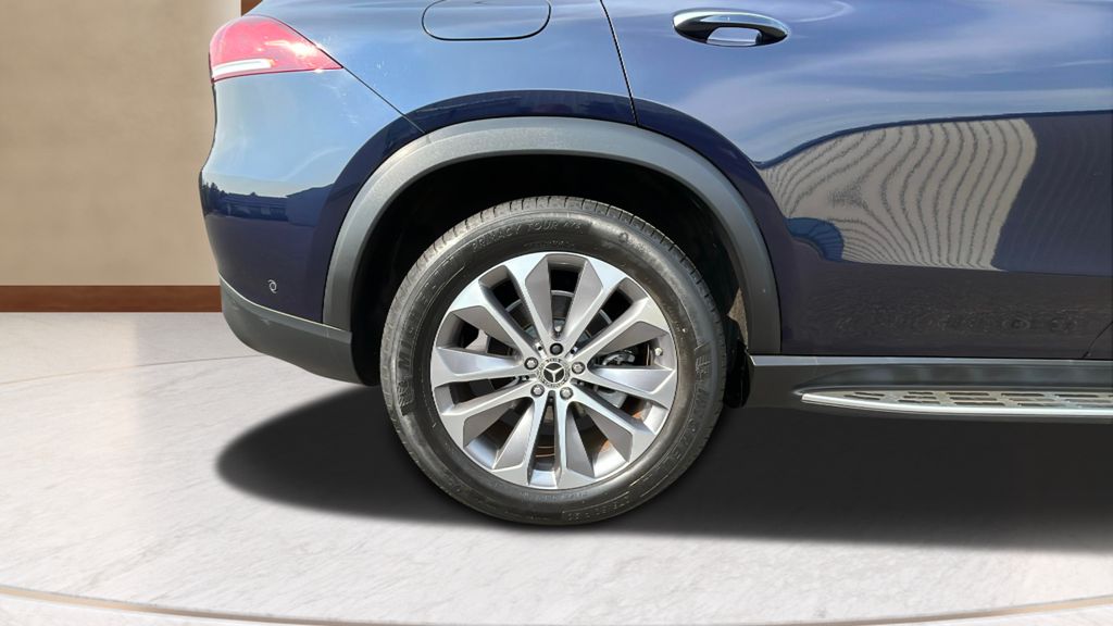 used 2022 Mercedes-Benz GLE car, priced at $43,000