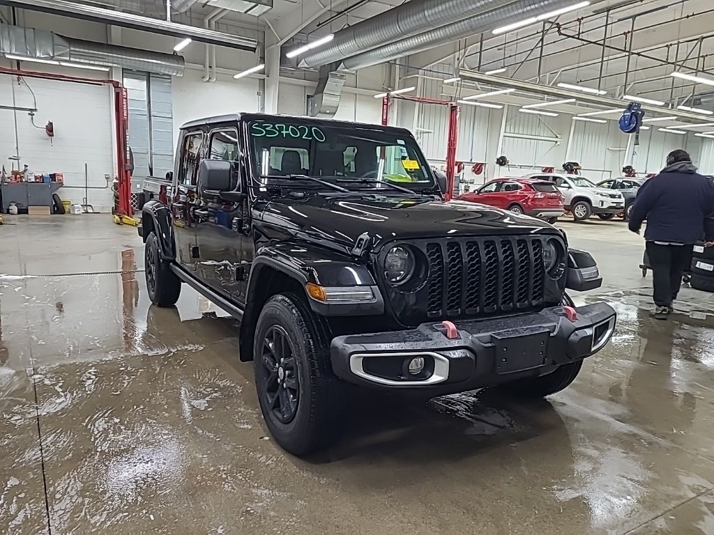 used 2023 Jeep Gladiator car, priced at $34,538