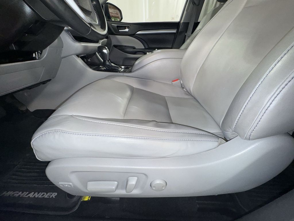 used 2018 Toyota Highlander car, priced at $23,700