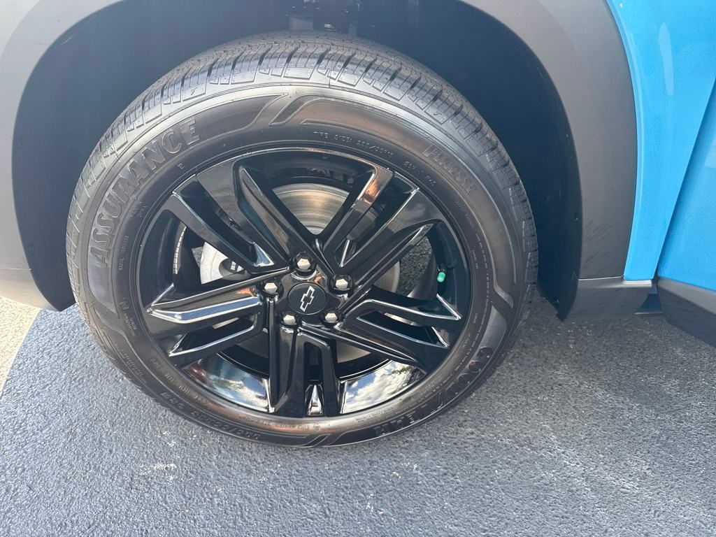 new 2025 Chevrolet Trax car, priced at $27,085