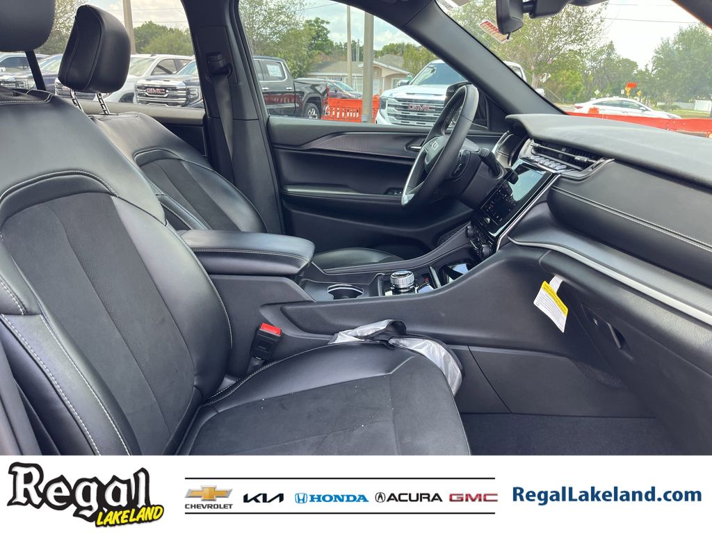 used 2023 Jeep Grand Cherokee car, priced at $31,594