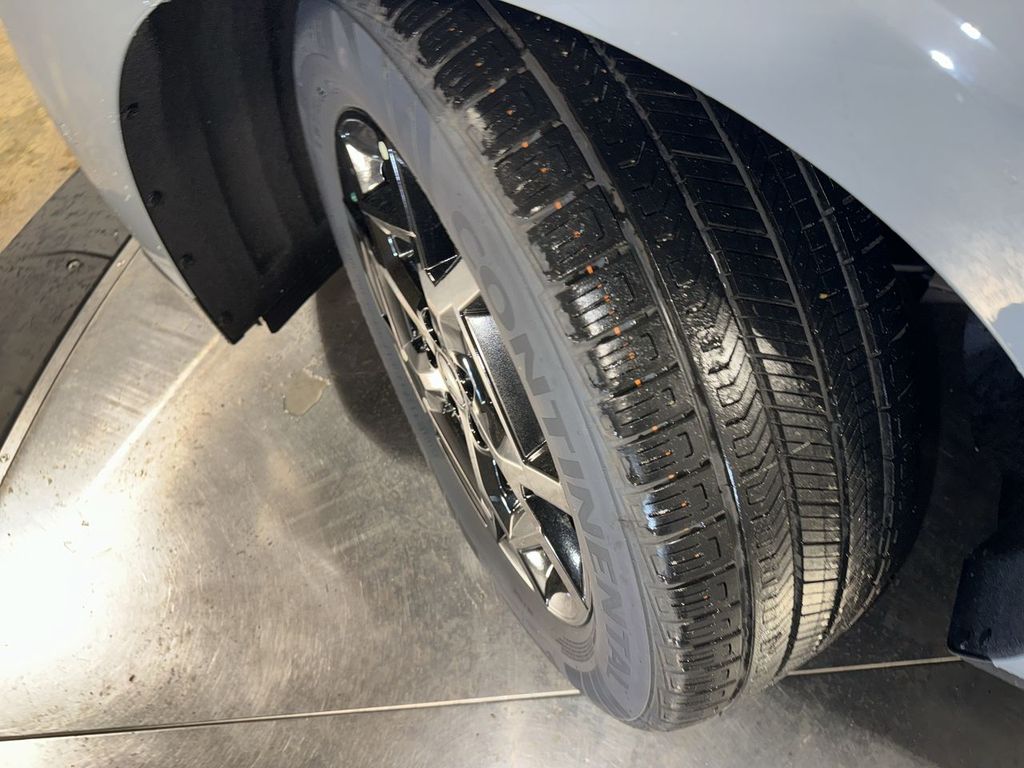 new 2025 Kia Carnival car, priced at $47,884