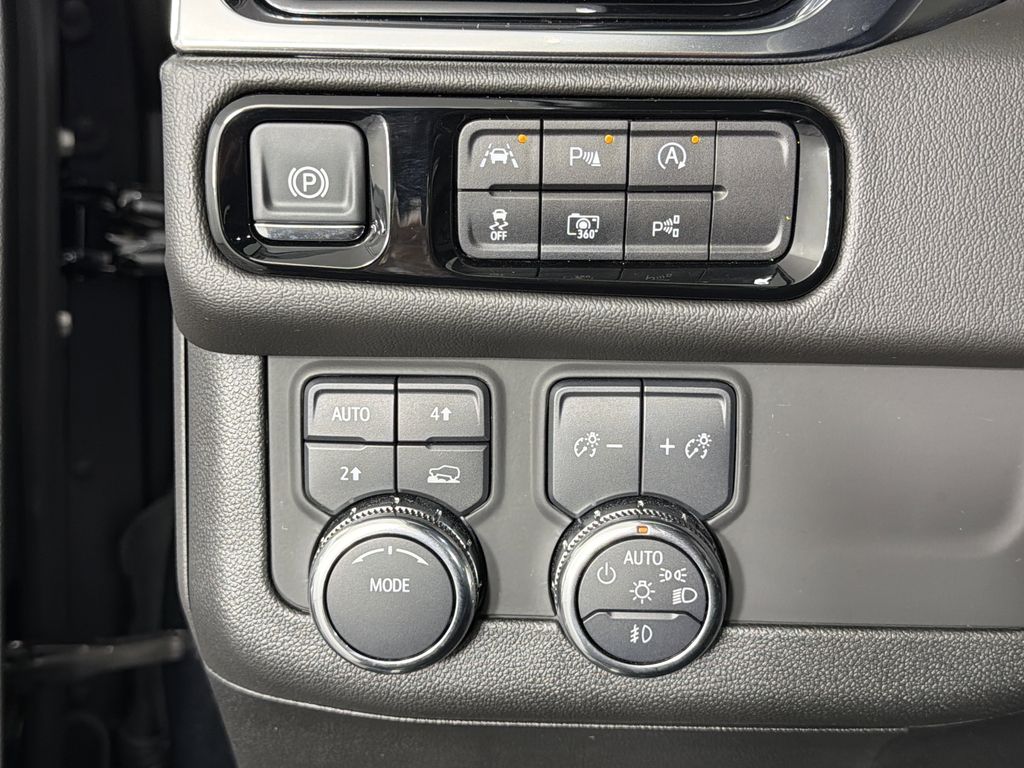 used 2025 GMC Yukon XL car, priced at $83,990