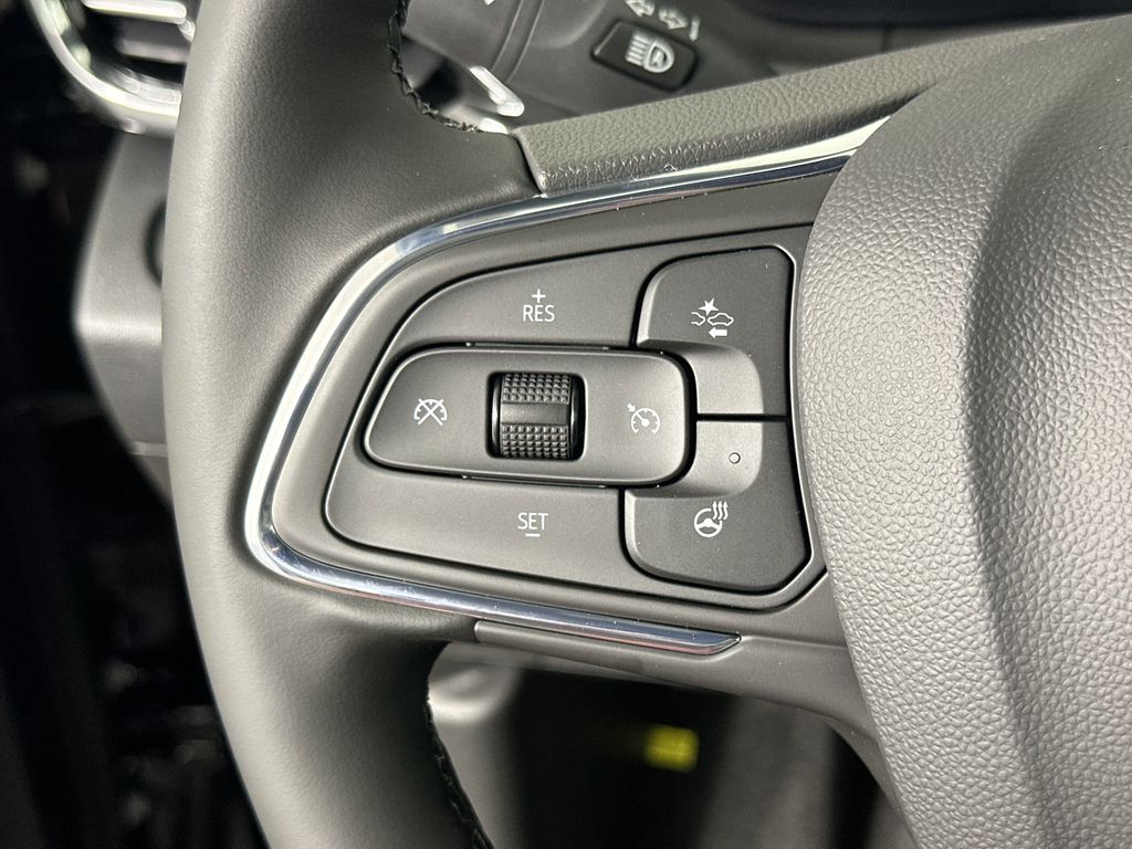 new 2025 Buick Envista car, priced at $29,495