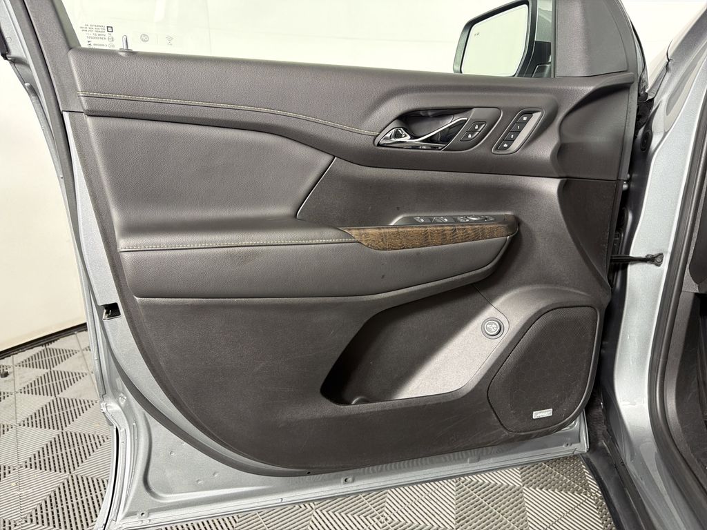 used 2023 GMC Acadia car, priced at $39,995