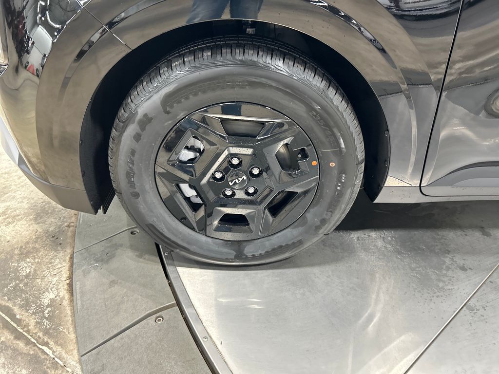 new 2025 Kia Carnival car, priced at $40,870