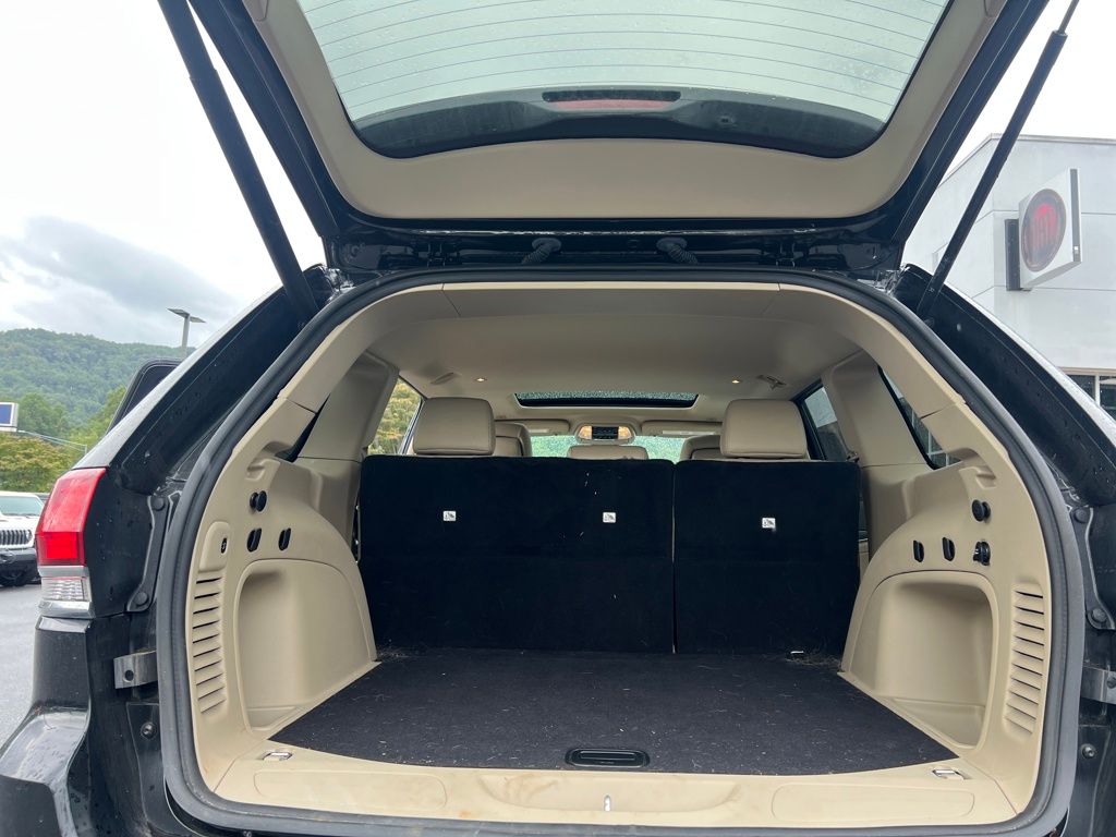 used 2021 Jeep Grand Cherokee car, priced at $22,900