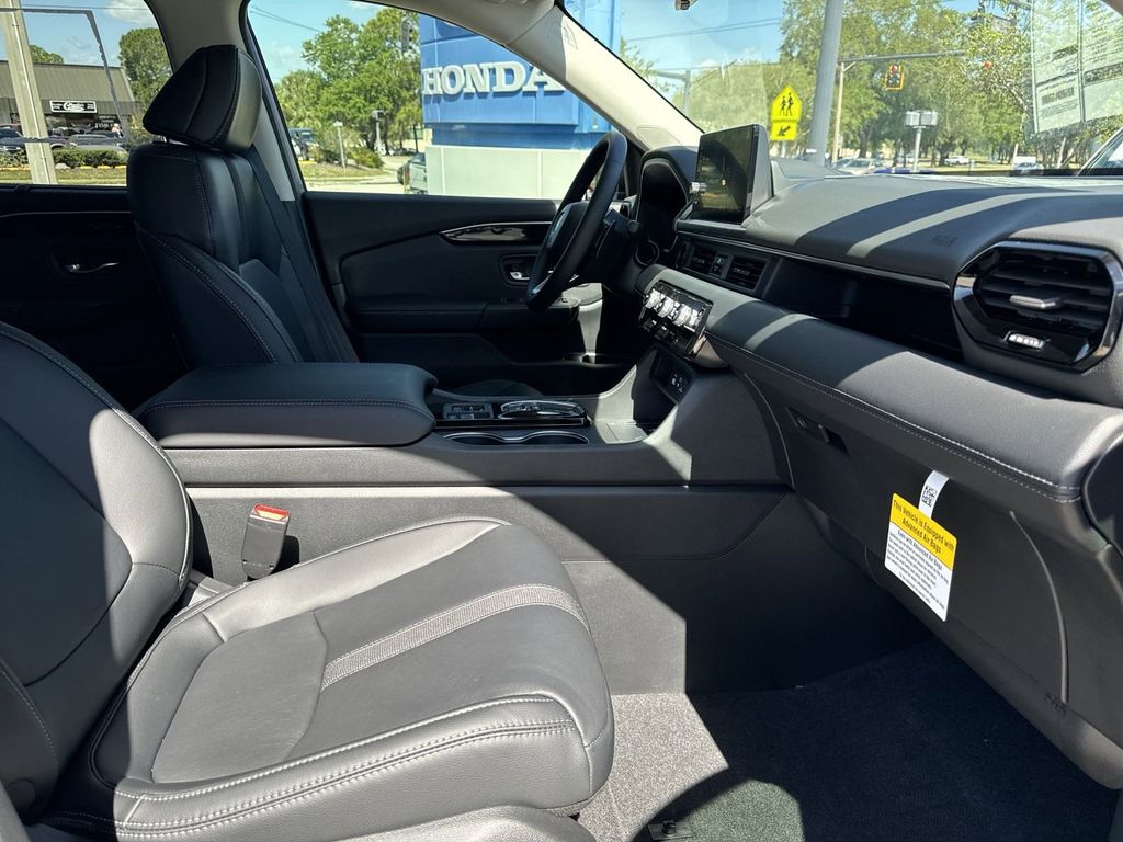new 2025 Honda Pilot car, priced at $49,488