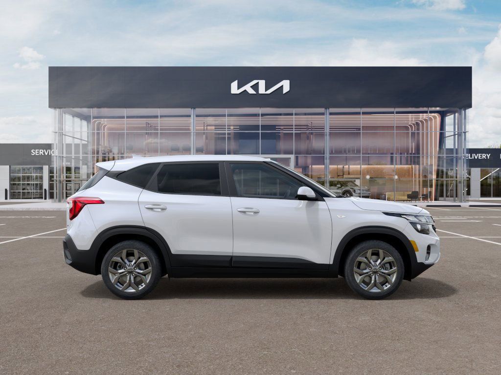 new 2025 Kia Seltos car, priced at $23,658