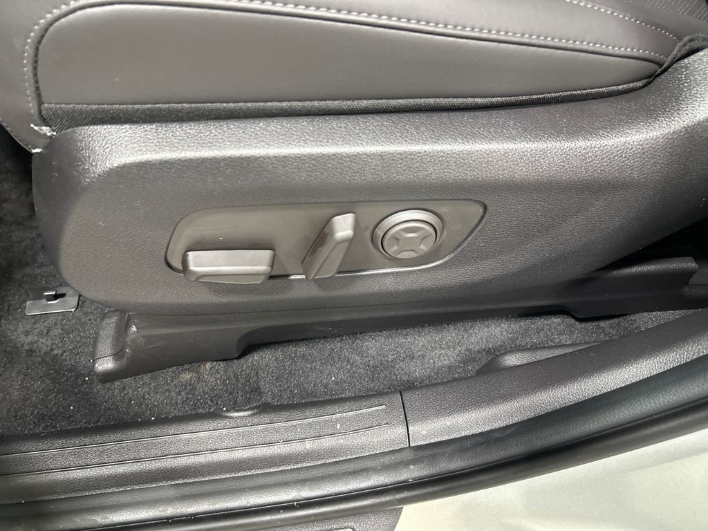 new 2026 Kia Carnival Hybrid car, priced at $43,570