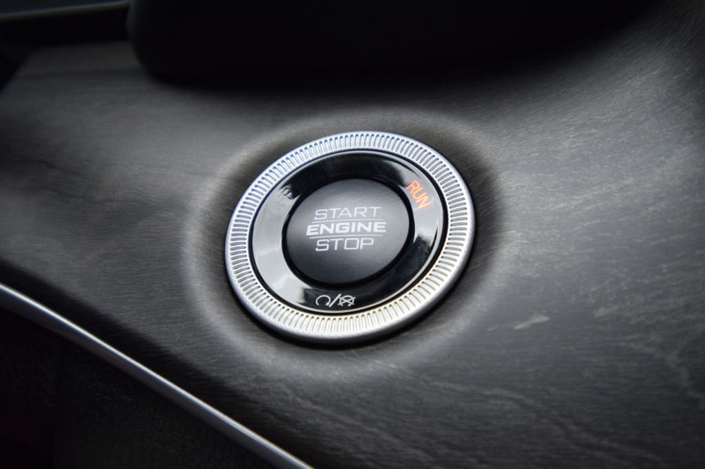 new 2025 Jeep Grand Cherokee car, priced at $45,285