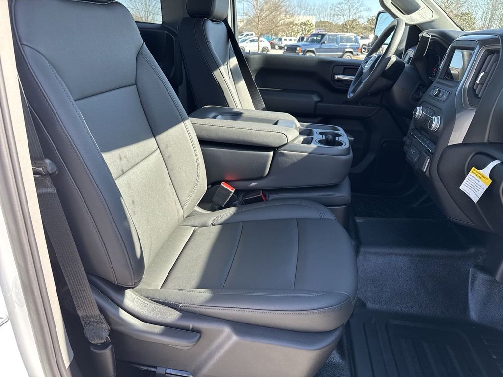 new 2025 GMC Sierra 2500HD car, priced at $48,865