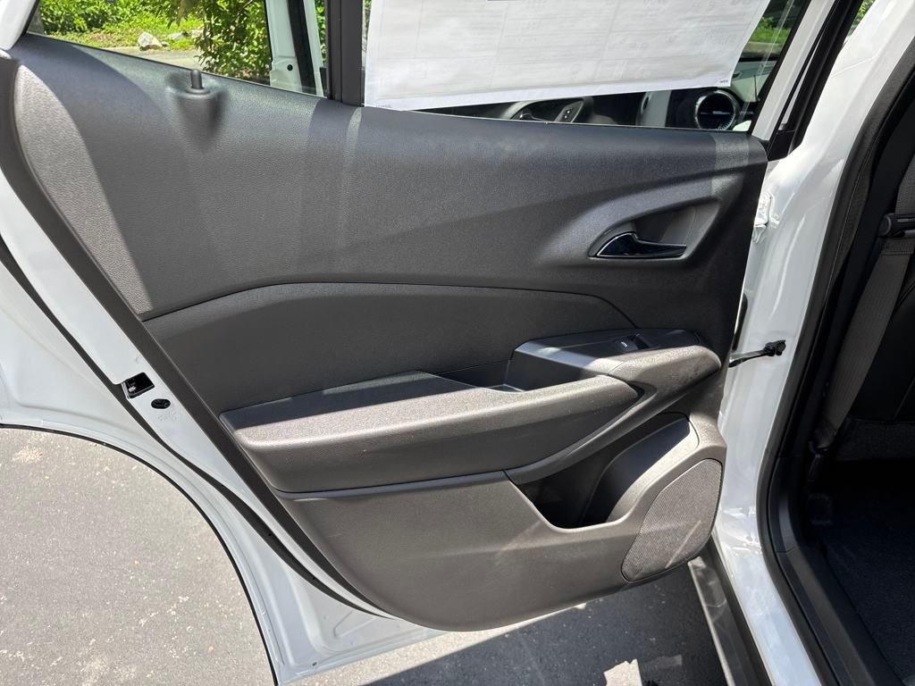 new 2025 Chevrolet Trax car, priced at $24,095
