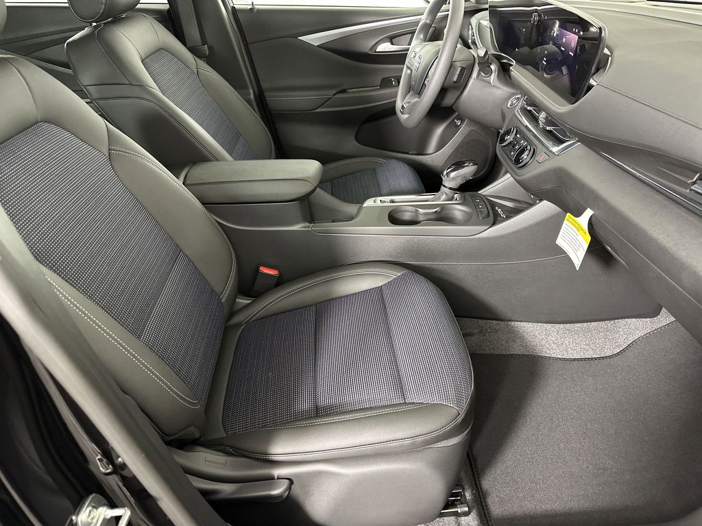 new 2025 Buick Envista car, priced at $25,685