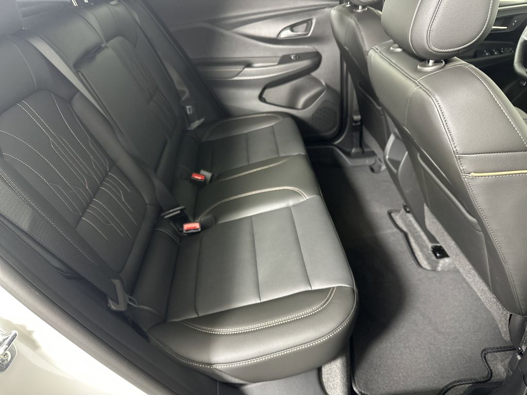 new 2025 Buick Envista car, priced at $30,095