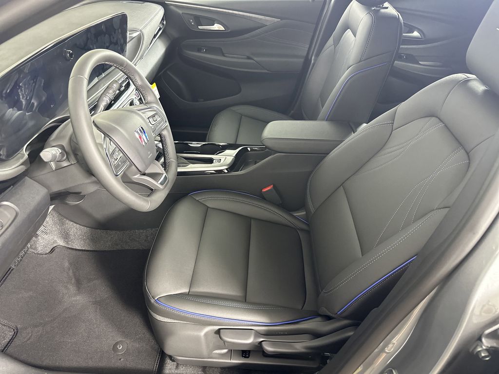 new 2025 Buick Envista car, priced at $28,080