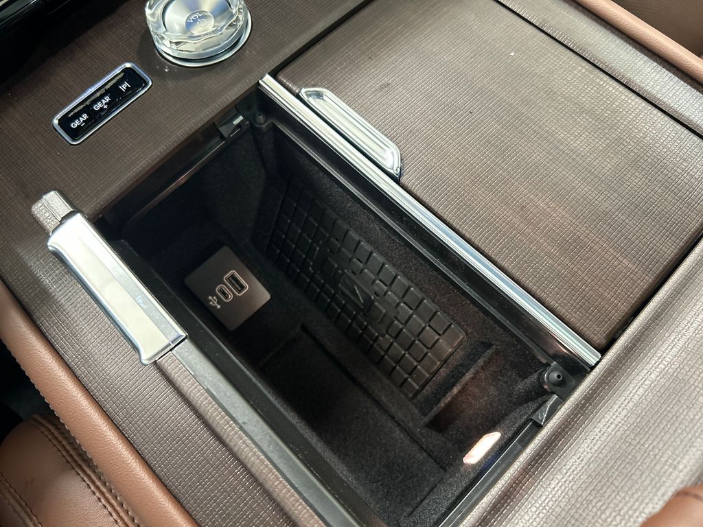 new 2025 Lincoln Navigator car, priced at $102,985