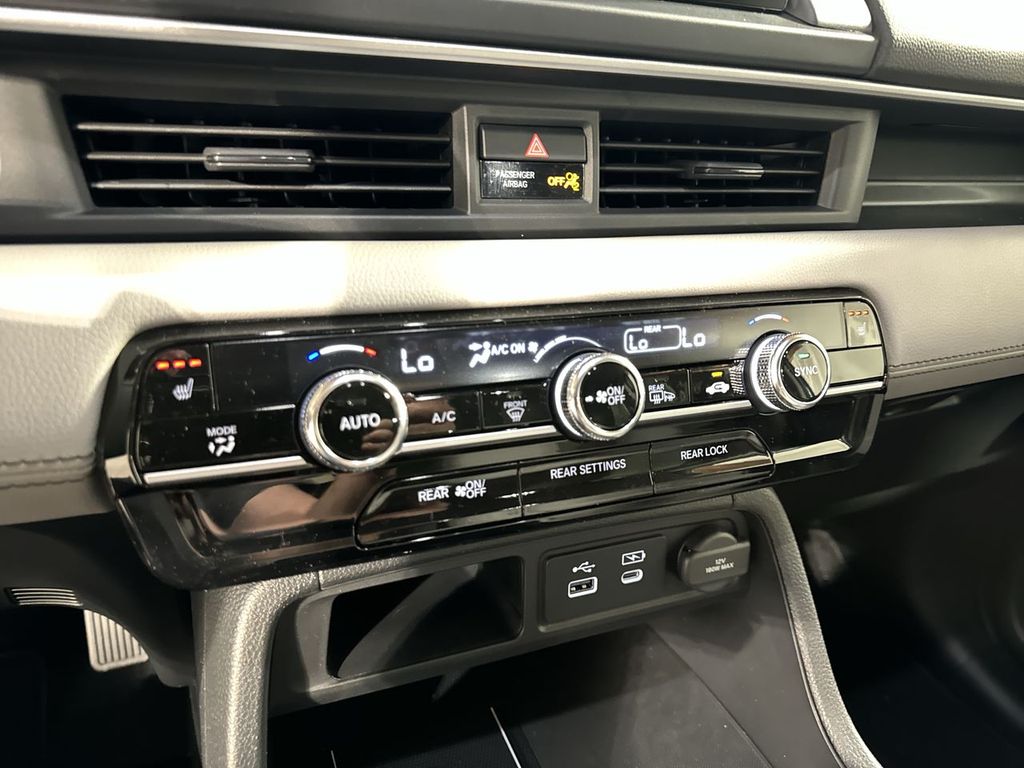 new 2025 Honda Pilot car, priced at $47,095