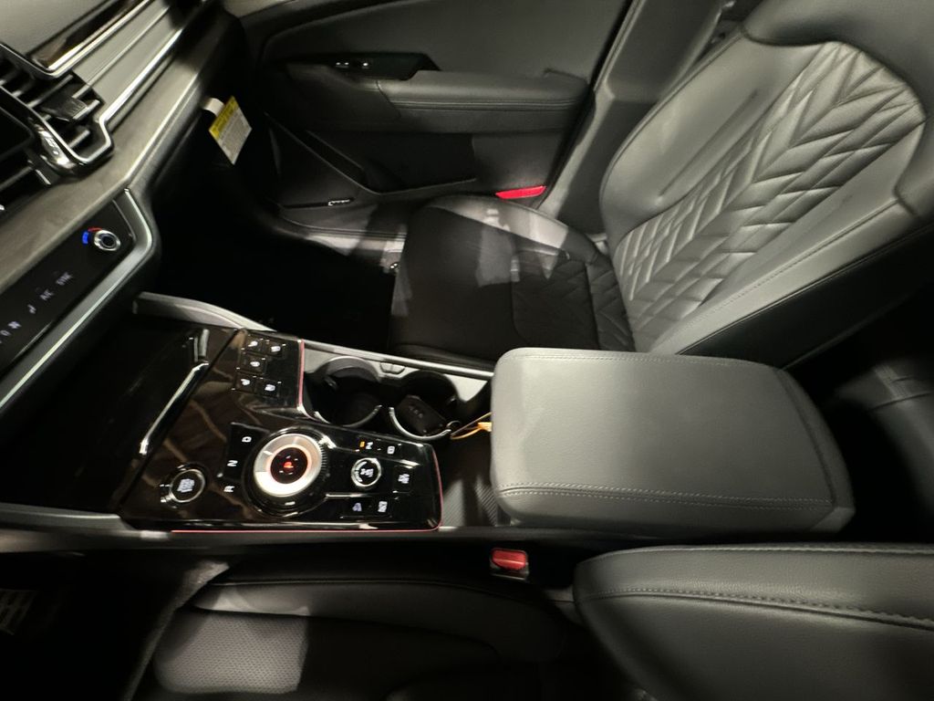 new 2025 Kia Sportage Plug-In Hybrid car, priced at $45,506