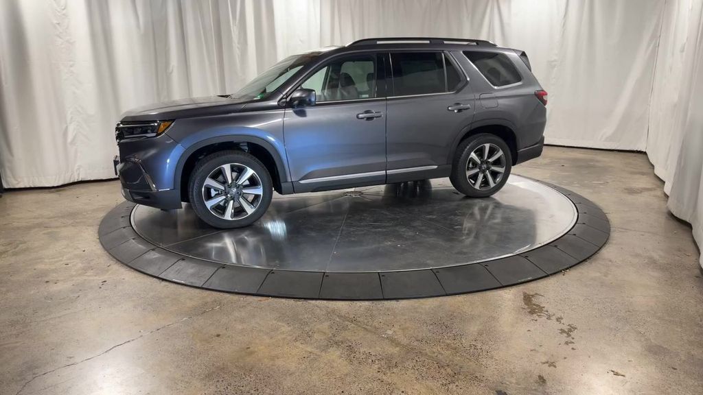 new 2025 Honda Pilot car, priced at $51,095
