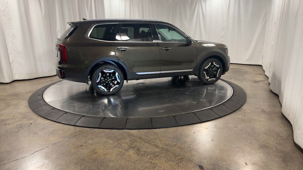 new 2025 Kia Telluride car, priced at $41,179