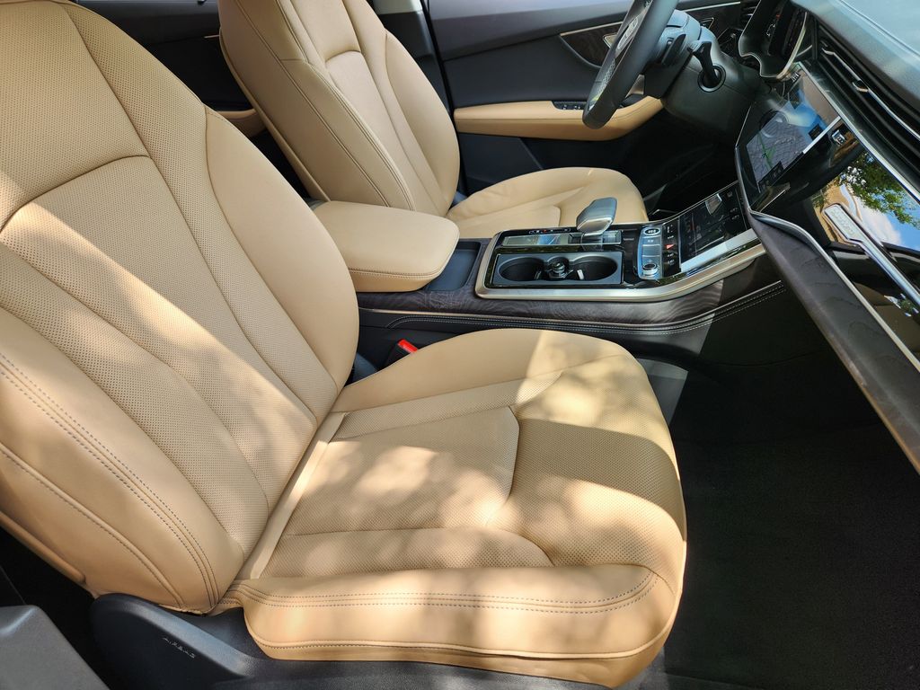 new 2025 Audi Q7 car, priced at $78,950