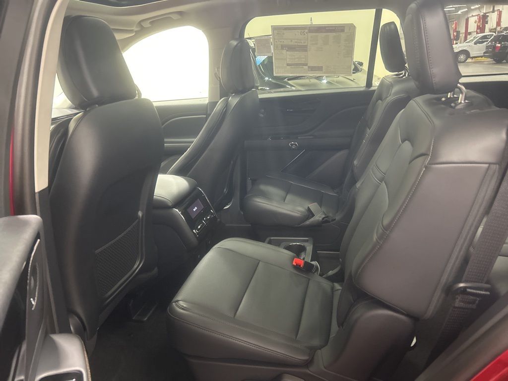 new 2025 Lincoln Aviator car, priced at $69,075